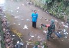 Babinsa Cijati Bersih-Bersih Sungai Cijati